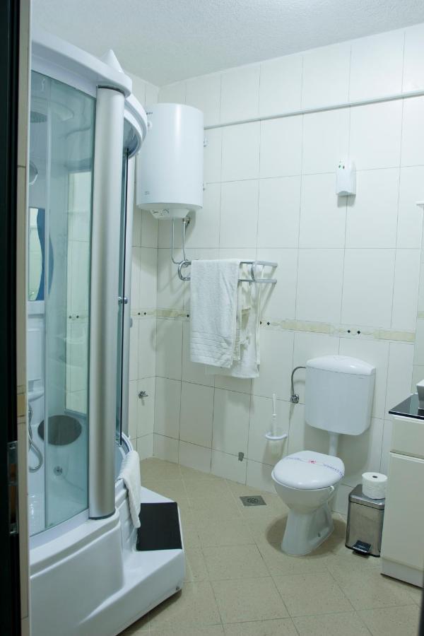 Apartmani Aida Ulcinj Esterno foto